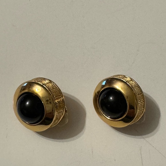 Givenchy clip Earings - Picture 1 of 8
